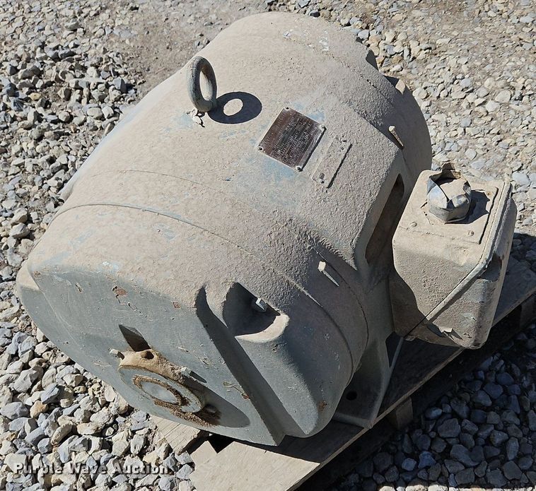 image for item EH5464 Approximately 9 electric motors 