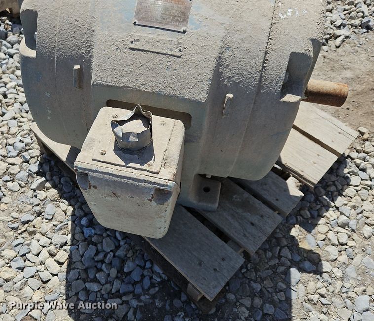 image for item EH5464 Approximately 9 electric motors 