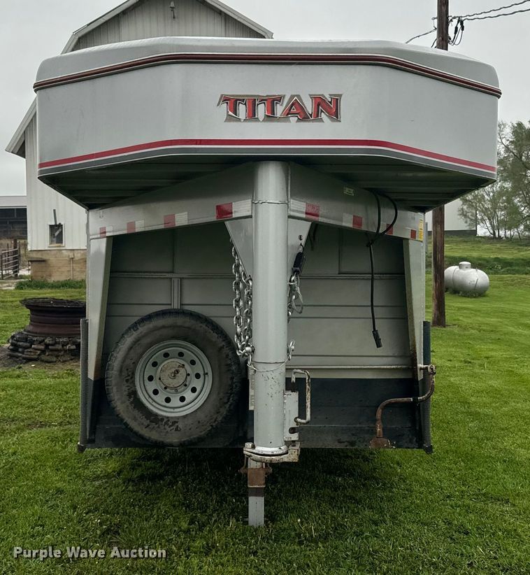 image for item EH5483 2008 Titan 1R8411 livestock trailer