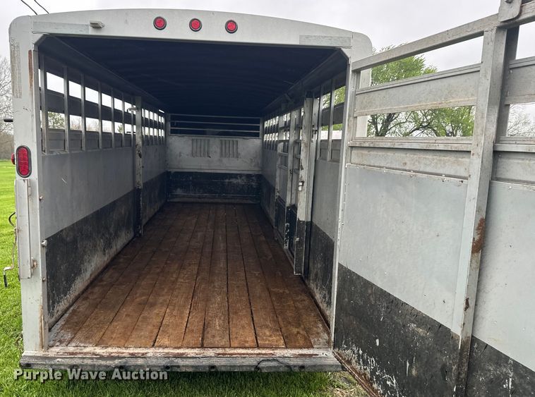 image for item EH5483 2008 Titan 1R8411 livestock trailer