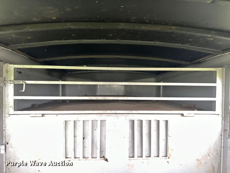 image for item EH5483 2008 Titan 1R8411 livestock trailer
