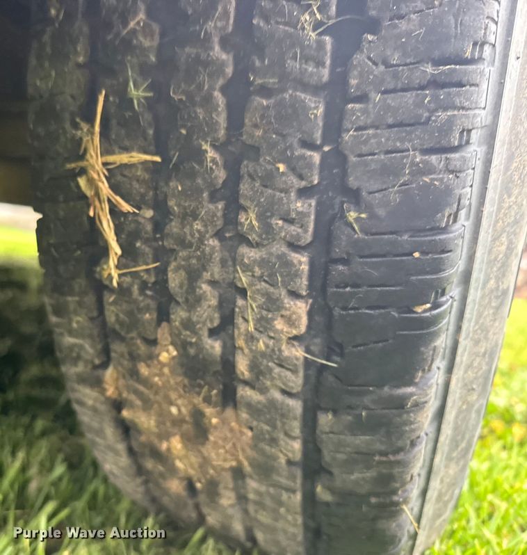 image for item EH5483 2008 Titan 1R8411 livestock trailer