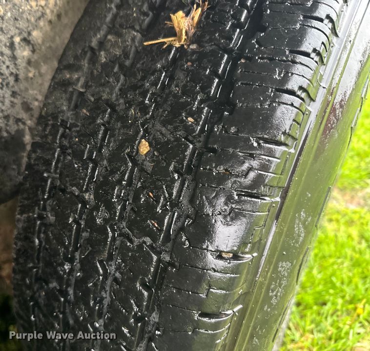 image for item EH5483 2008 Titan 1R8411 livestock trailer