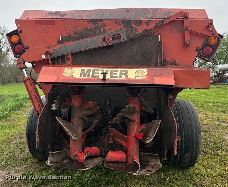 image for item EH5484 Meyer V Force 7500 manure spreader