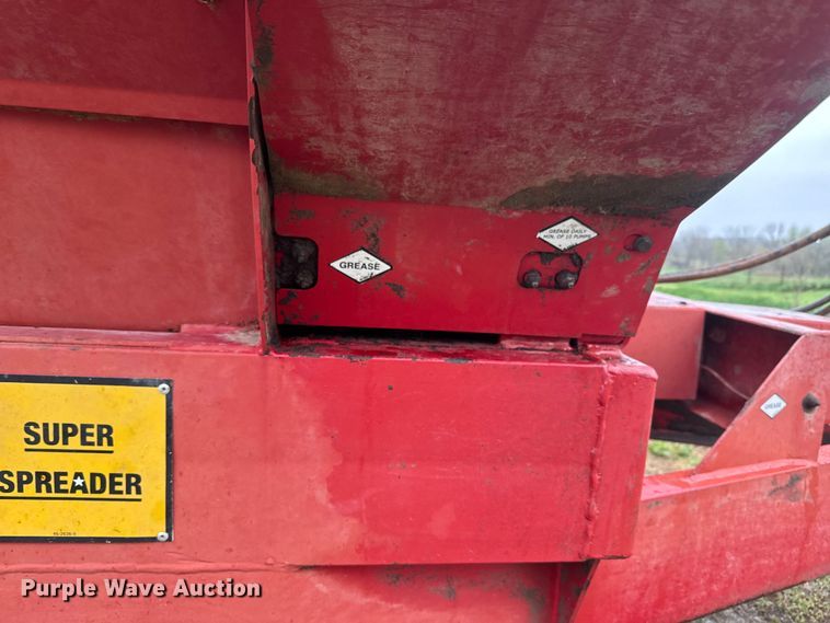 image for item EH5484 Meyer V Force 7500 manure spreader