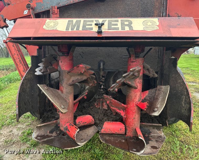 image for item EH5484 Meyer V Force 7500 manure spreader