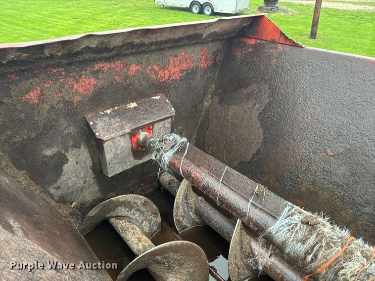 image for item EH5484 Meyer V Force 7500 manure spreader