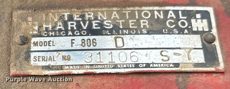 image for item EH5485 1966 International Harvester Farmall 806 tractor