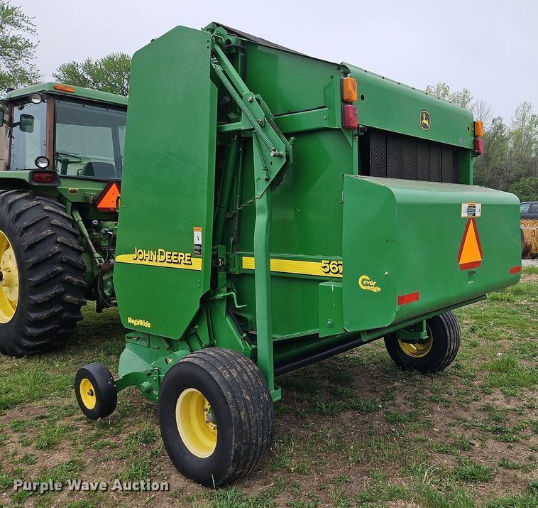image for item EI3723 2002 John Deere 567 round baler