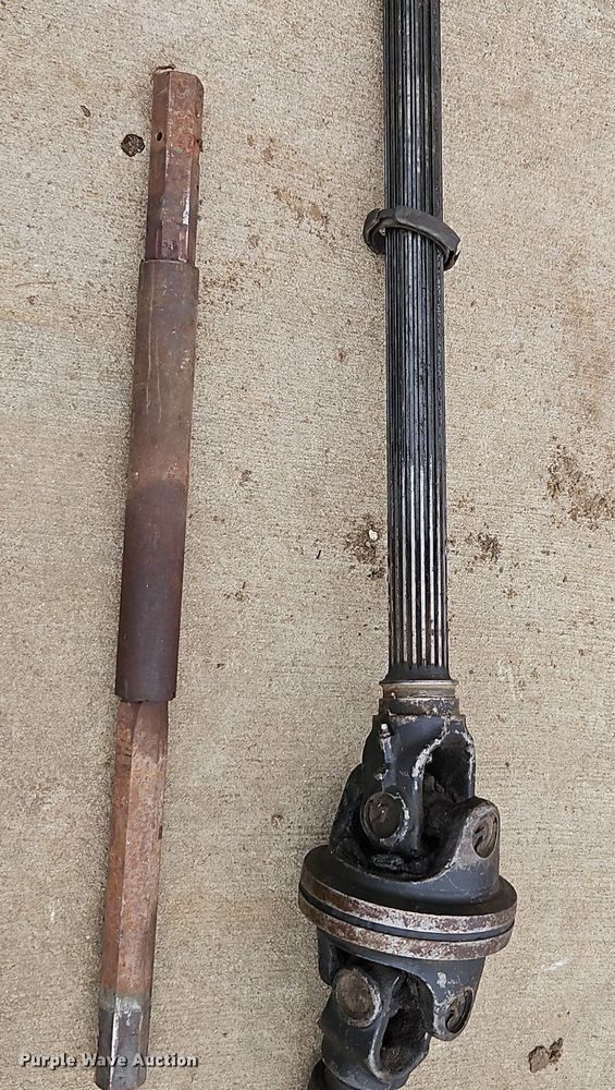 image for item EI3723 2002 John Deere 567 round baler