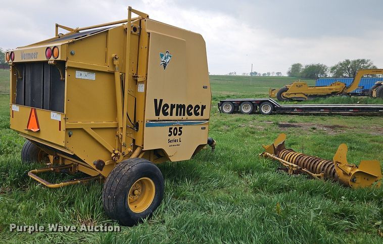 image for item EI3731 1999 Vermeer  505 Series L round baler