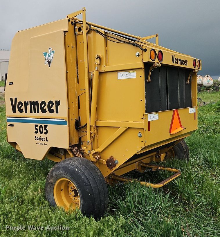 image for item EI3731 1999 Vermeer  505 Series L round baler