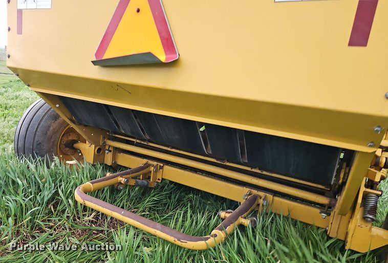 image for item EI3731 1999 Vermeer  505 Series L round baler