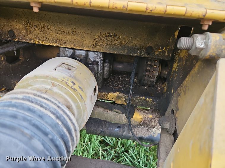 image for item EI3731 1999 Vermeer  505 Series L round baler