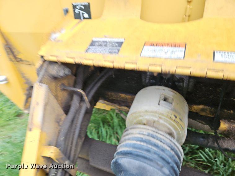 image for item EI3731 1999 Vermeer  505 Series L round baler