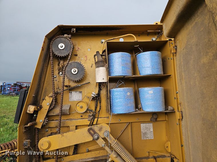 image for item EI3731 1999 Vermeer  505 Series L round baler