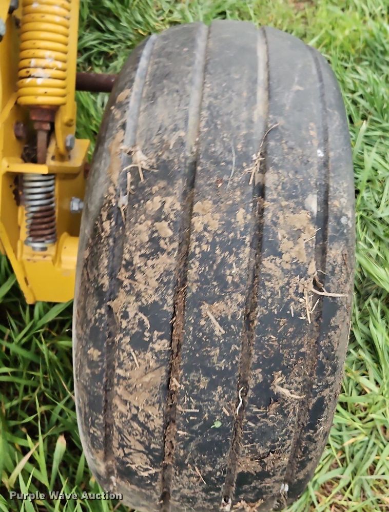 image for item EI3731 1999 Vermeer  505 Series L round baler