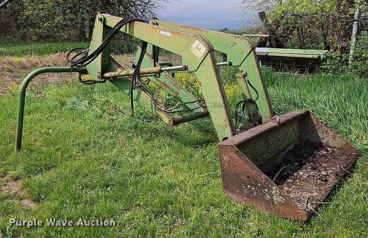 image for item EI3732 John Deere E0048 loader