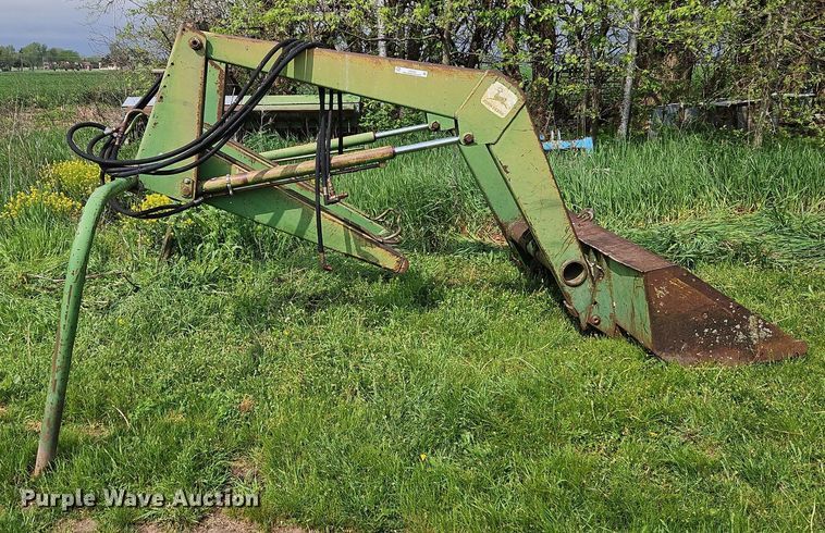 image for item EI3732 John Deere E0048 loader