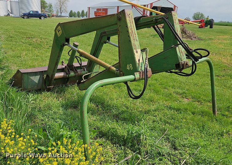 image for item EI3732 John Deere E0048 loader