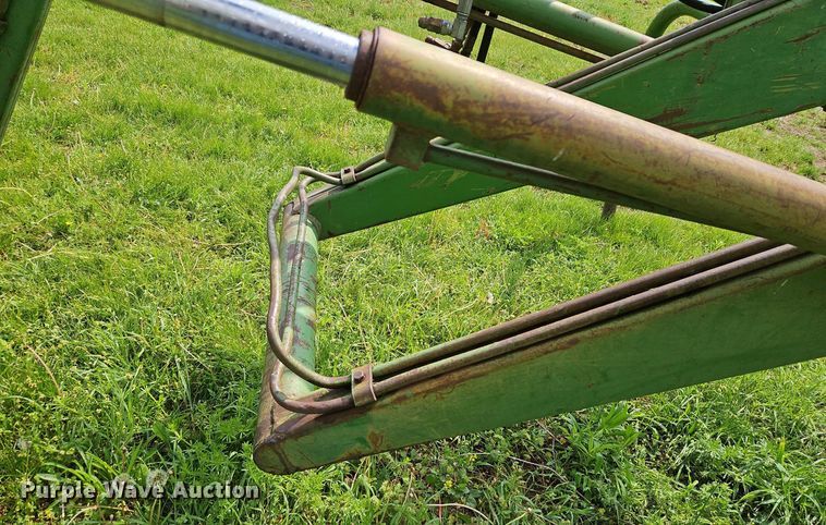 image for item EI3732 John Deere E0048 loader