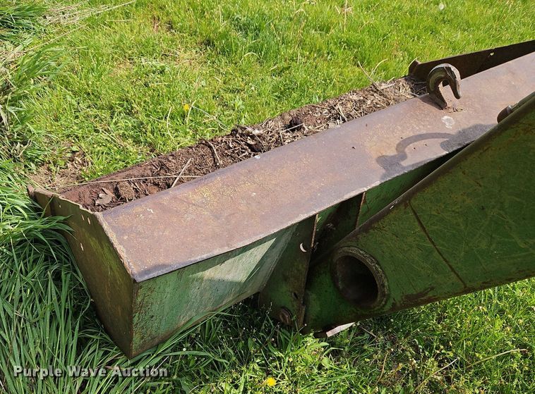 image for item EI3732 John Deere E0048 loader