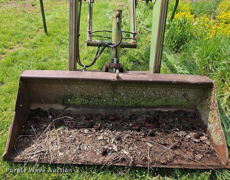 image for item EI3732 John Deere E0048 loader