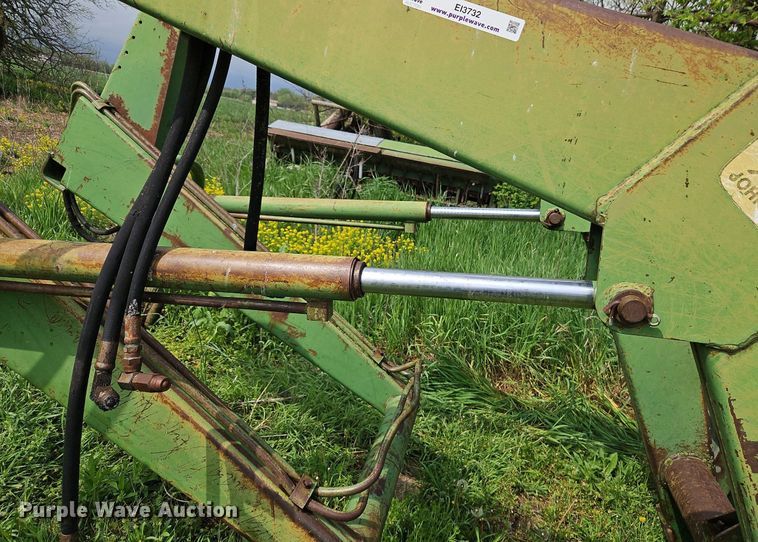 image for item EI3732 John Deere E0048 loader