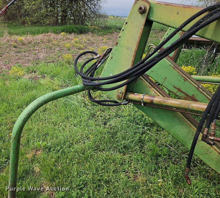 image for item EI3732 John Deere E0048 loader