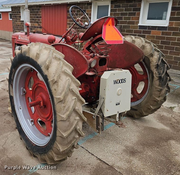 image for item EI3735 1950 International Harvester  Farmall C tractor