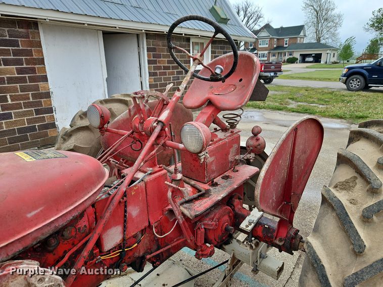 image for item EI3735 1950 International Harvester  Farmall C tractor