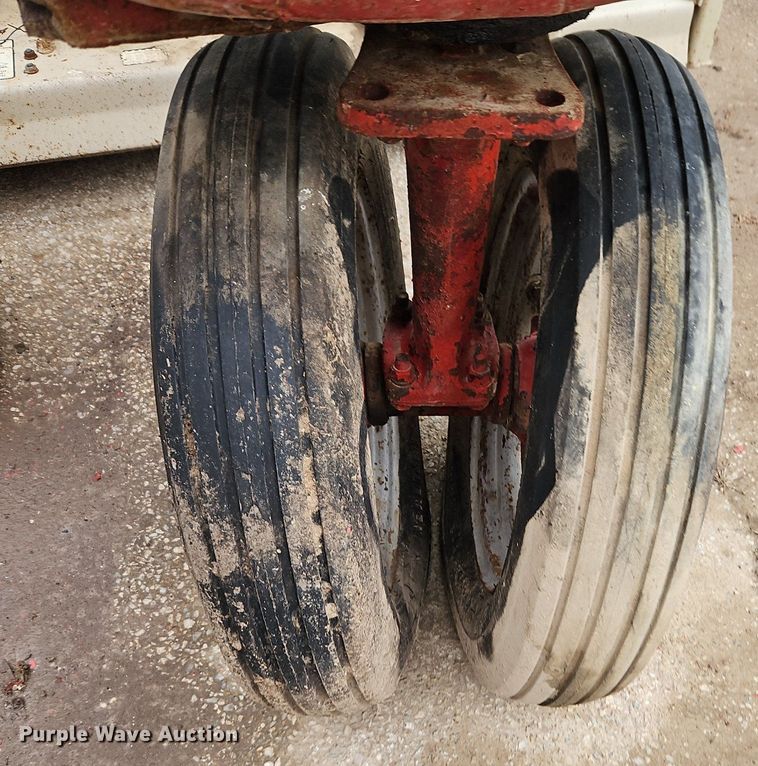 image for item EI3735 1950 International Harvester  Farmall C tractor