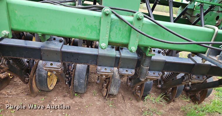 image for item EI3736 John Deere 750 grain drill
