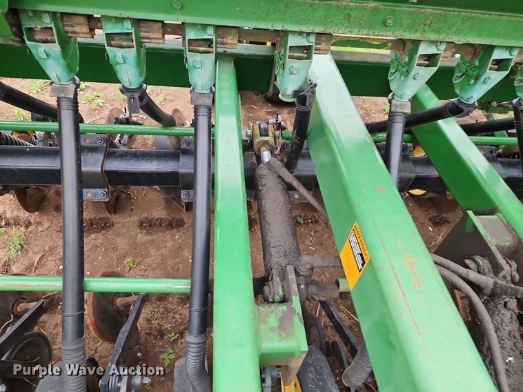 image for item EI3736 John Deere 750 grain drill