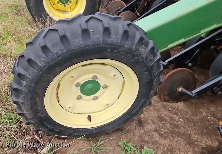 image for item EI3736 John Deere 750 grain drill