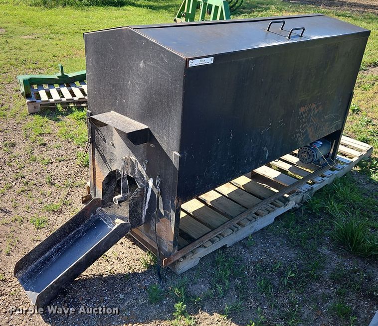 image for item EI3738 Cake feeder