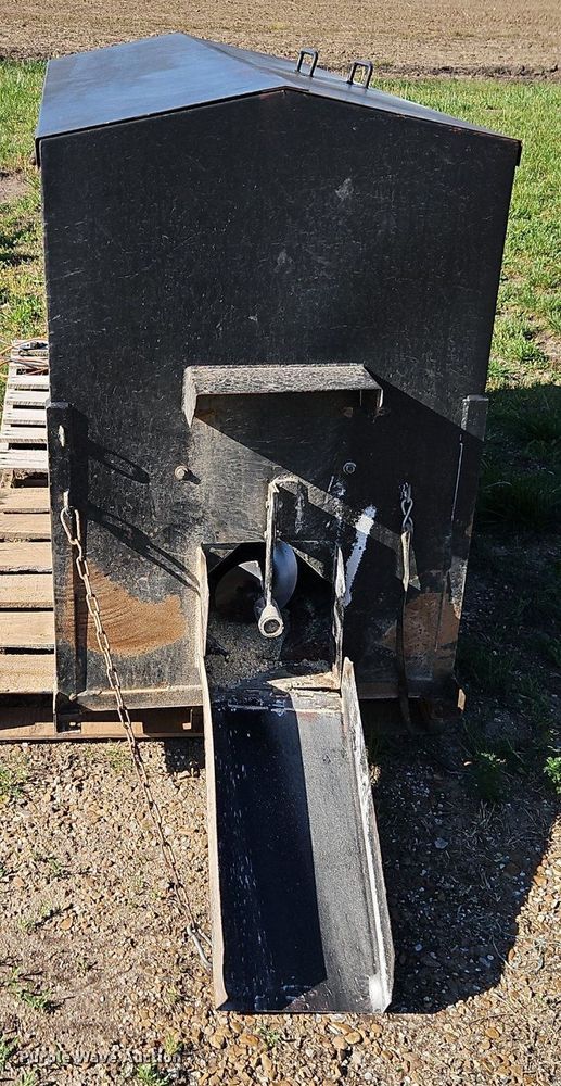 image for item EI3738 Cake feeder