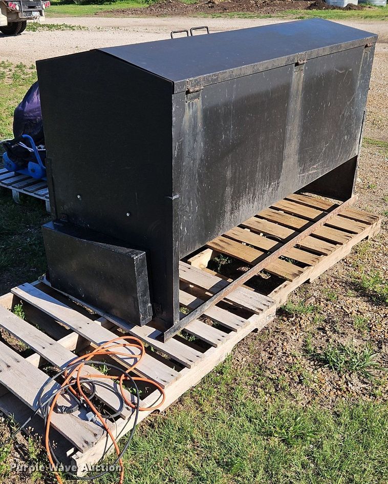 image for item EI3738 Cake feeder