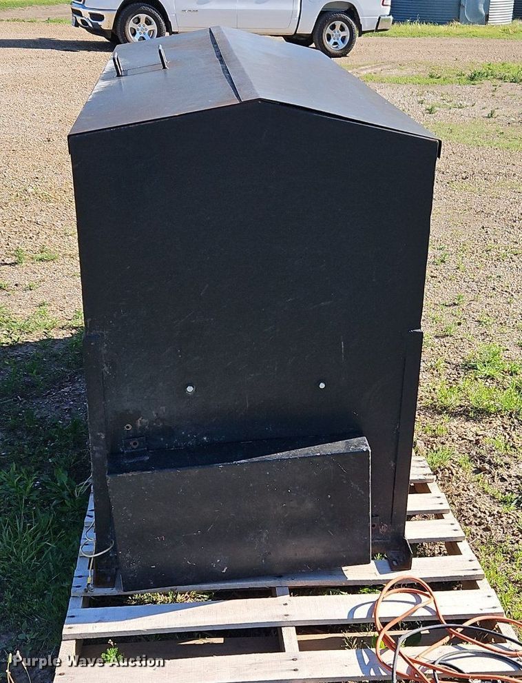 image for item EI3738 Cake feeder