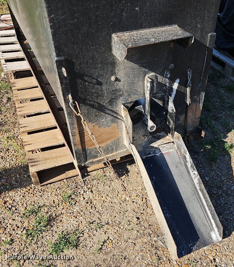 image for item EI3738 Cake feeder