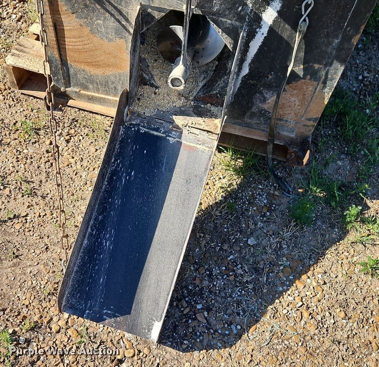 image for item EI3738 Cake feeder