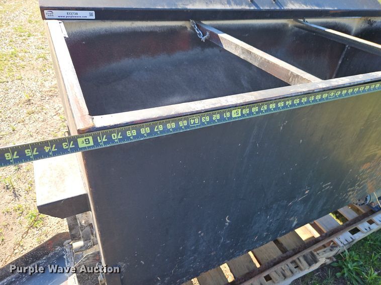 image for item EI3738 Cake feeder