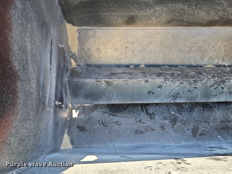 image for item EI3738 Cake feeder