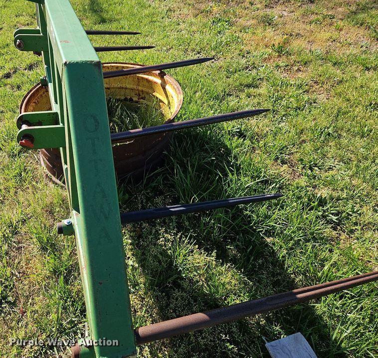 image for item EI3740 (2) three point bale spears