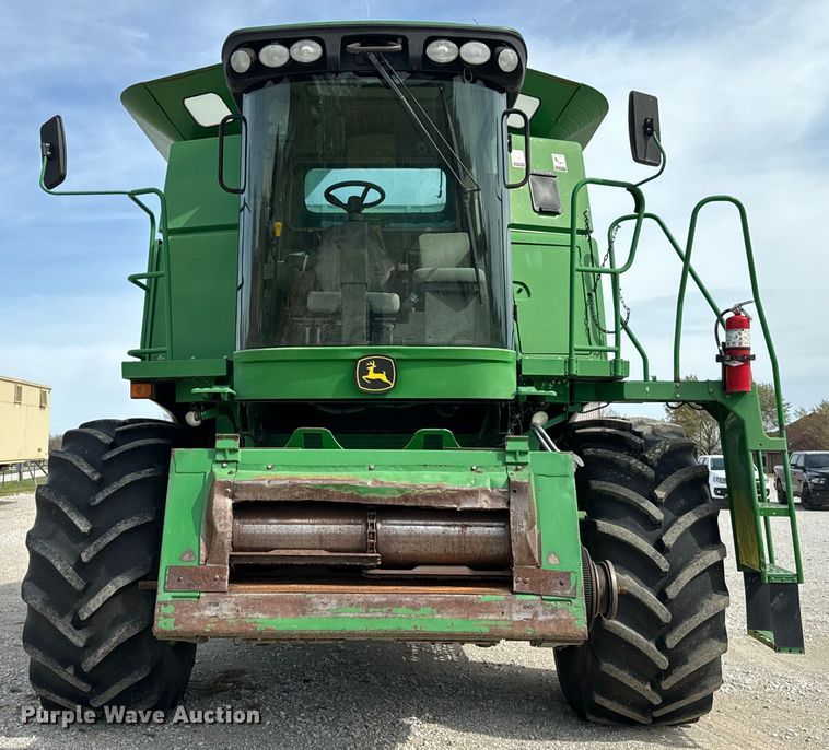 image for item EJ0389 2006 John Deere 9760 STS RWA combine