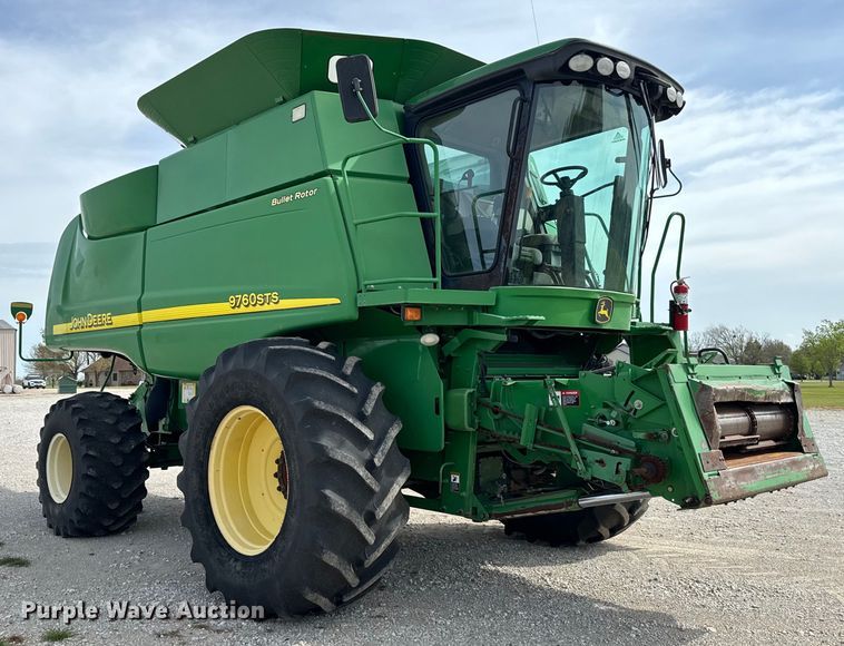 image for item EJ0389 2006 John Deere 9760 STS RWA combine