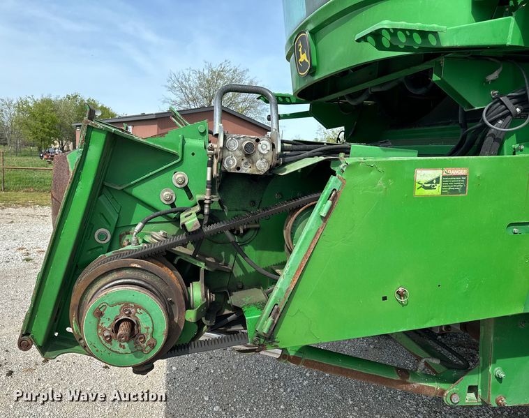 image for item EJ0389 2006 John Deere 9760 STS RWA combine