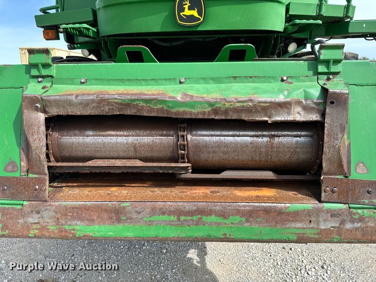 image for item EJ0389 2006 John Deere 9760 STS RWA combine