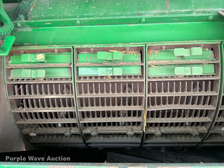 image for item EJ0389 2006 John Deere 9760 STS RWA combine