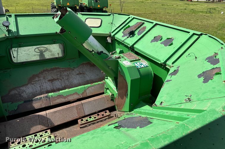 image for item EJ0389 2006 John Deere 9760 STS RWA combine
